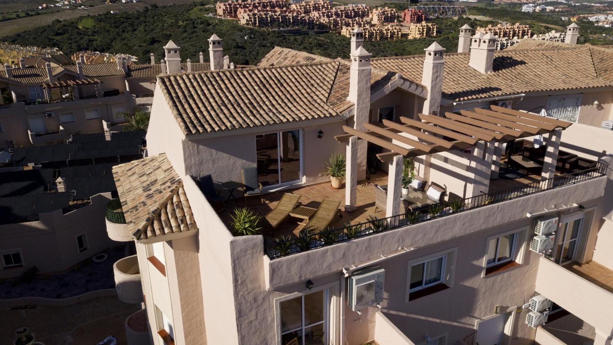 Luxurious 3 Bedroom Penthouse - Duquesa Fairways *